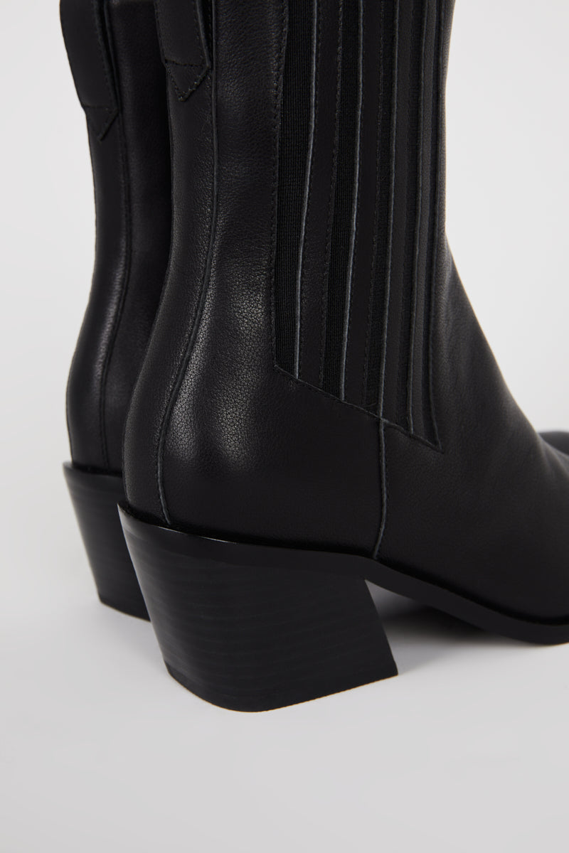 HILLARY LEATHER HEELED BOOT