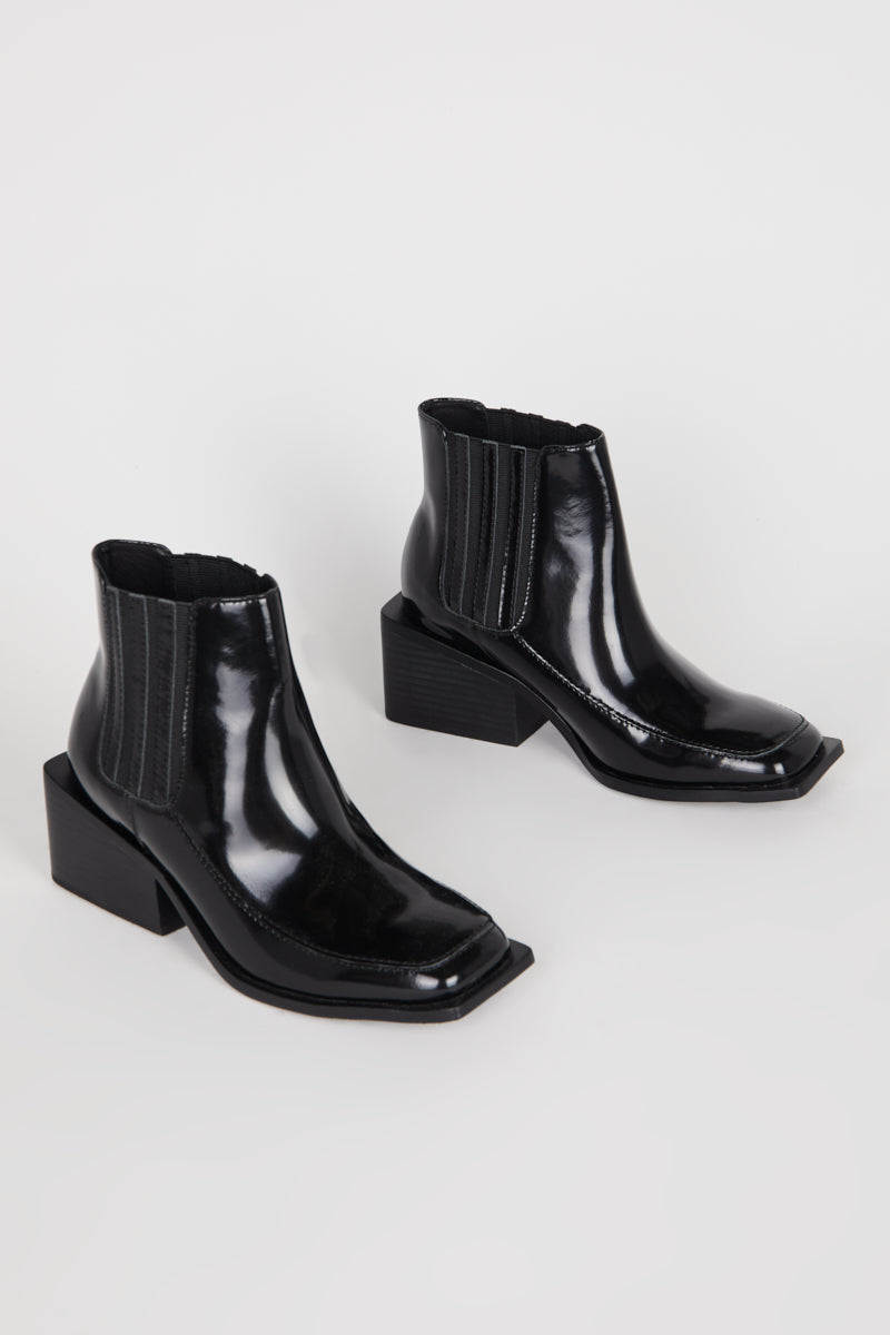 UPSIDE BOX LEATHER ANKLE BOOT