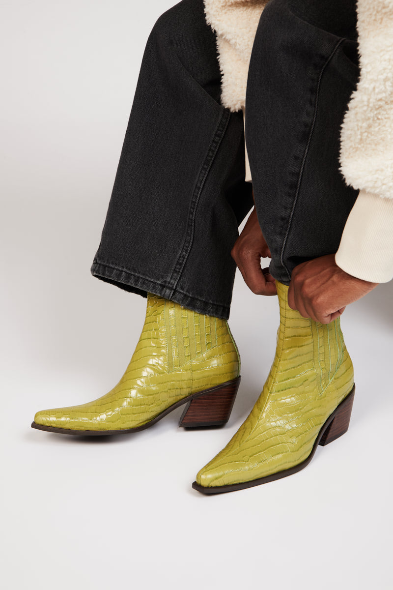 HILLARY HEELED BOOT Apple - Intentionally Blank,APPLE