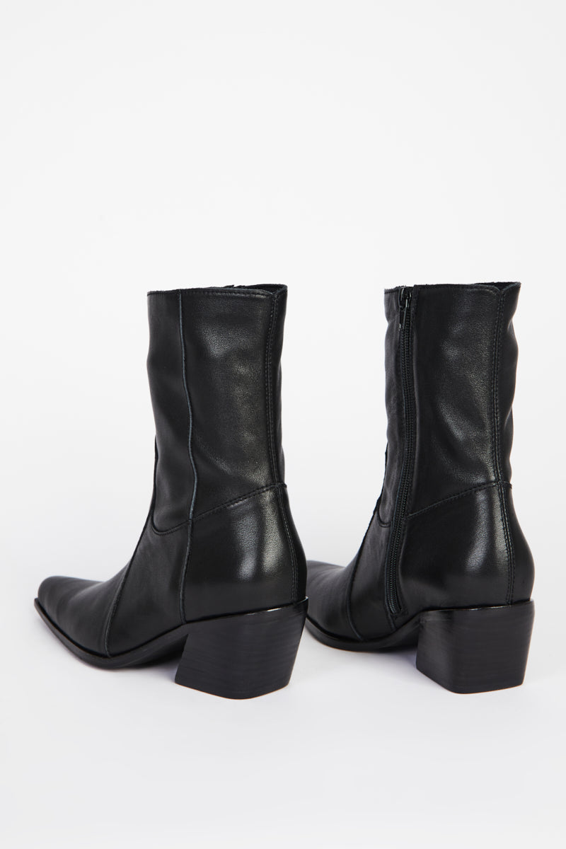 MATTIE HEELED BOOT Black - Intentionally Blank,BLACK