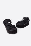 ZONA BLACK SOLE PLATFORM SANDAL