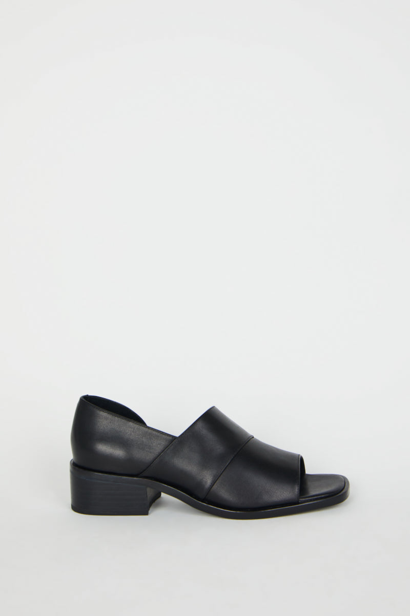 GIRAFFE SANDAL Black - Intentionally Blank