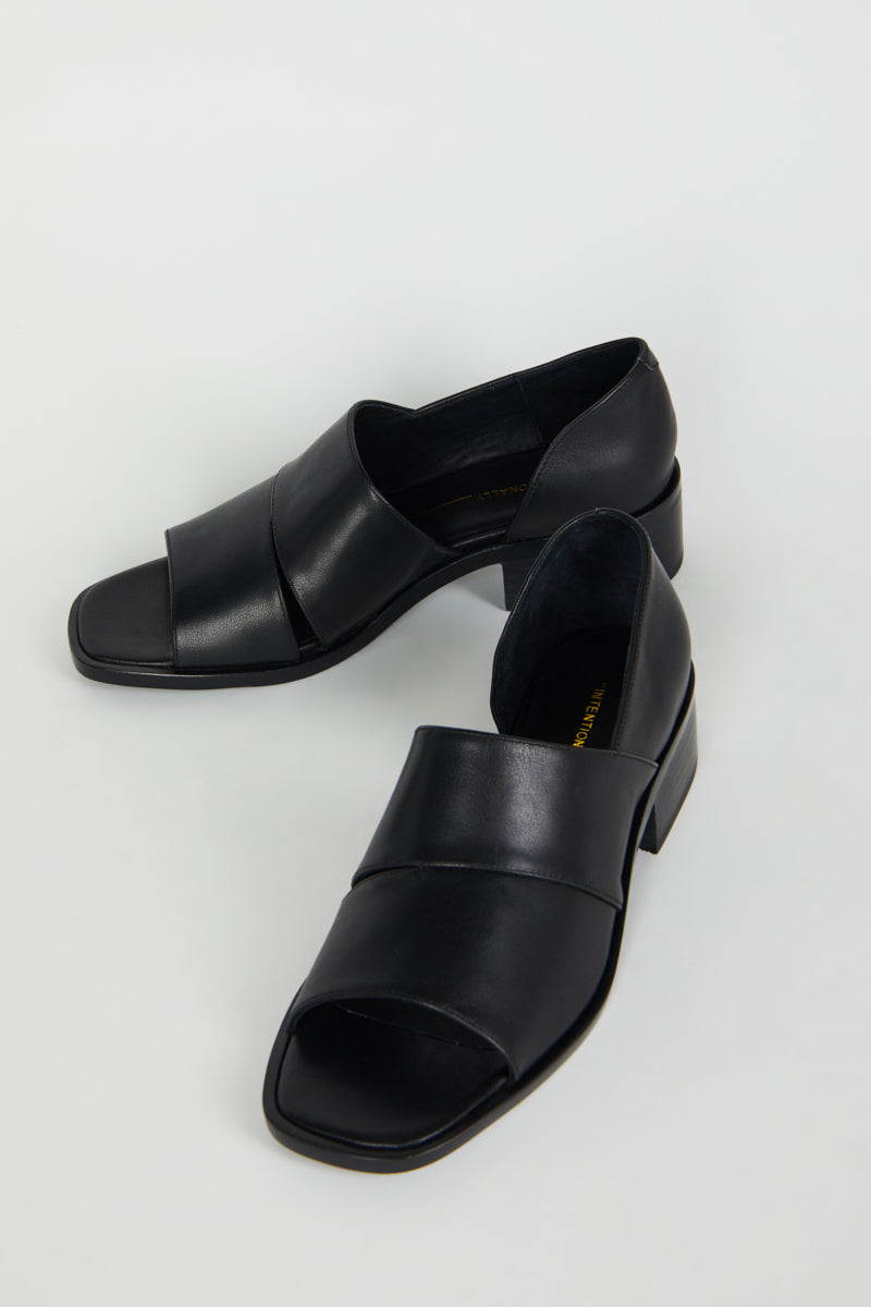 GIRAFFE SANDAL Black - Intentionally Blank