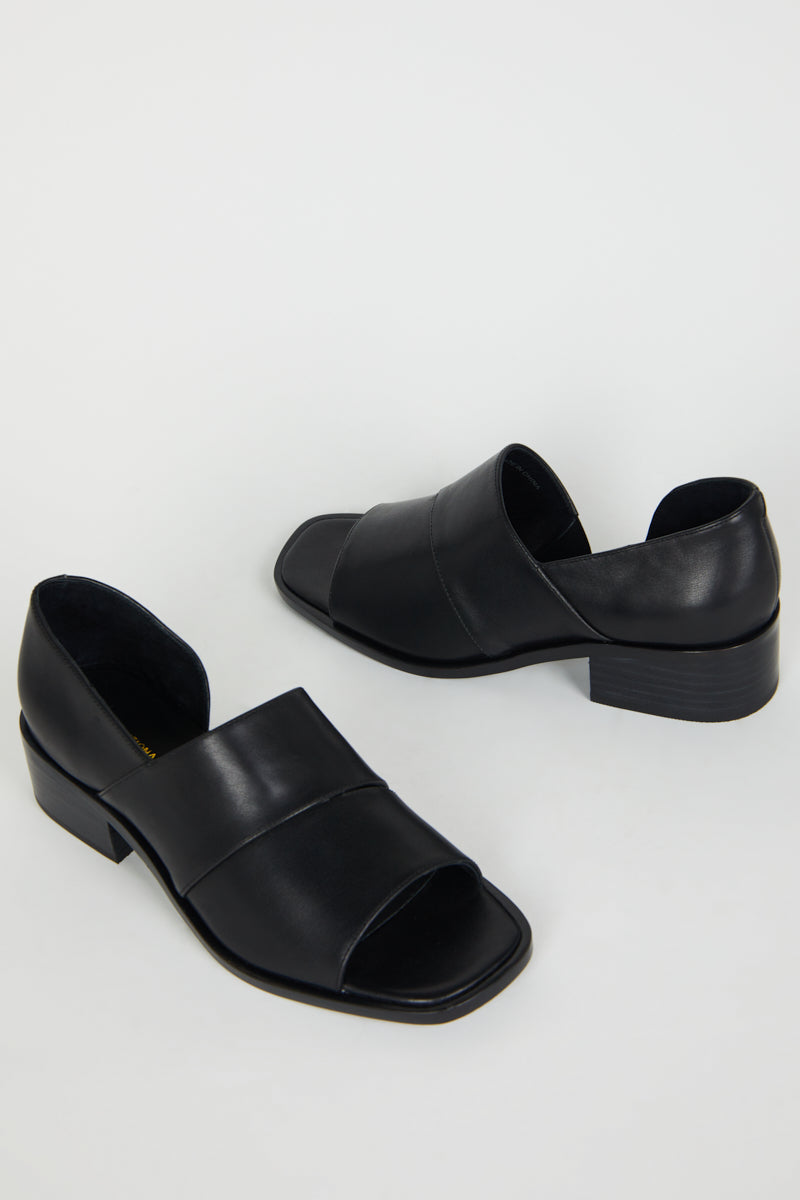 GIRAFFE SANDAL Black - Intentionally Blank